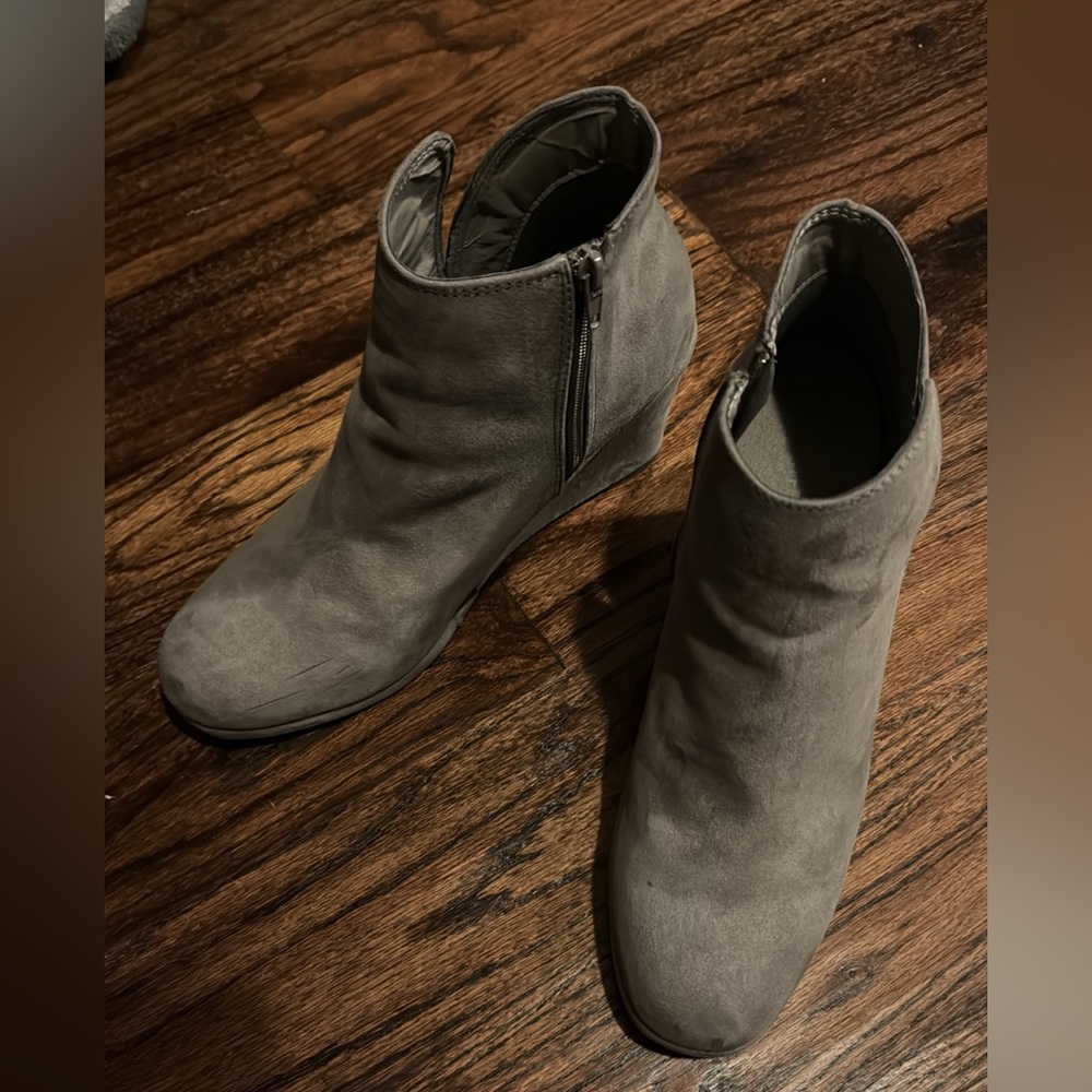 EUC Rampage brand taupe booties, size 11.